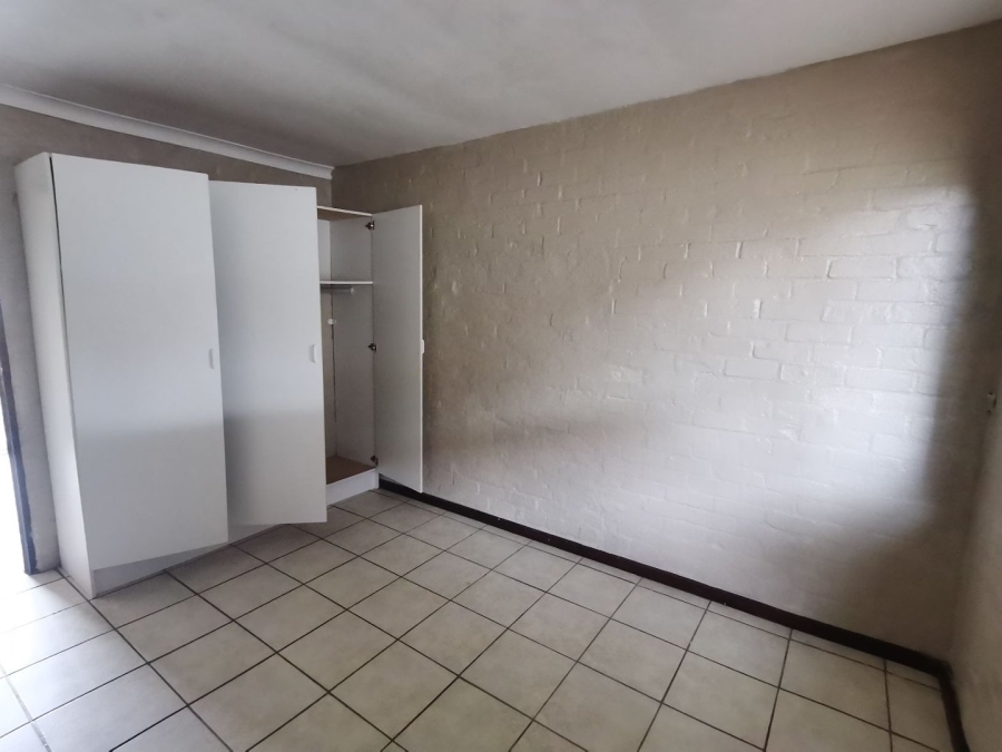 To Let 1 Bedroom Property for Rent in Kabega Park Eastern Cape